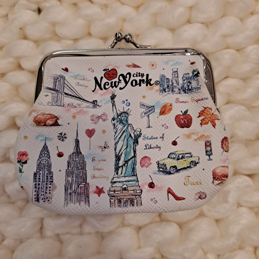 Charming New York City White Coin Purse Souveneir